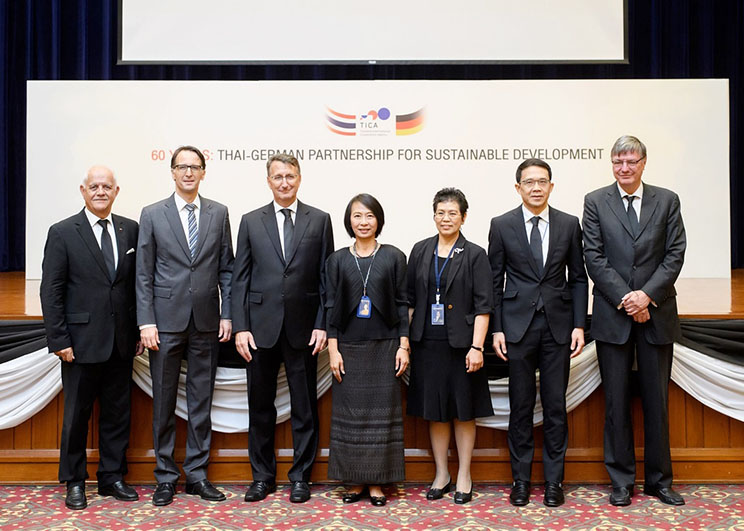 การประชุมเพื่อสรุปผลการดำเนินงานและถอดบทเรียนการแปลงนโยบาย ด้านการเปลี่ยนแปลงสภาพภูมิอากาศสู่การปฏิบัติ  ภายใต้โครงการสนับสนุนการพัฒนาและดำเนินงานด้านนโยบายการเปลี่ยนแปลงสภาพภูมิอากาศของไทย