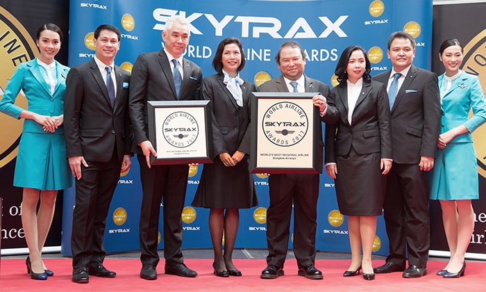 บางกอกแอร์เวย์สคว้า 2 รางวัล สายการบินแห่งภูมิภาคที่ดีที่สุดในโลกและดีที่สุดในเอเชีย จากการประกาศรางวัล สกายแทร็กซ์ เวิลด์ แอร์ไลน์ อวอร์ด ประจำปี 2560