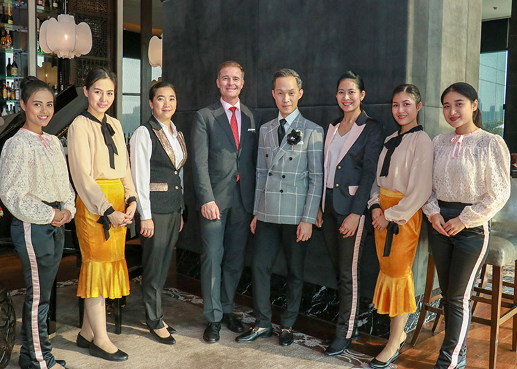 เดอะ เซนต์ รีจิส กรุงเทพฯ จัดงานเปิดตัว ชุดน้ำชายามบ่าย  “Old New York – Modern Bangkok”  จากผลงานสร้างสรรค์ร่วมกันของเชฟคริสโตเฟอร์ มิลเลอร์   และดีไซเนอร์ ธรณ ชัชวาลวงศ์