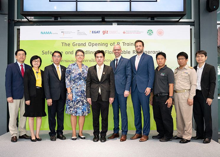 เปิดหลักสูตรอบรมการใช้สารทำความเย็นธรรมชาติครั้งแรก ติวเข้มช่างแอร์-ตู้เย็น ใช้ปลอดภัย ลดโลกร้อน