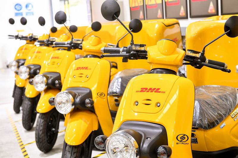 DHL EXPRESS Electric Motorbikes_resize