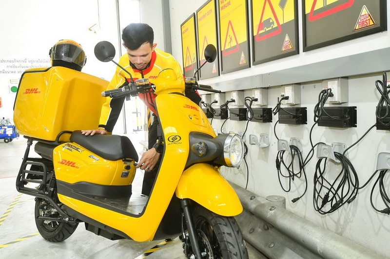 DHL Express courier at a charging station at DHL Express Service Center Rama 3_resize