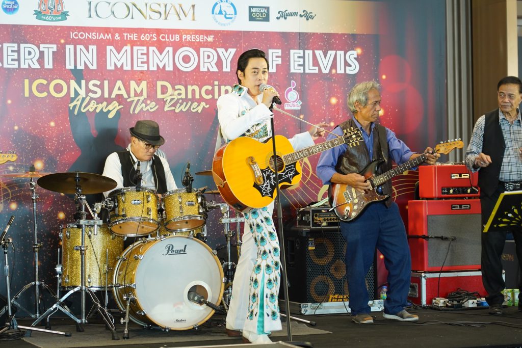 07 คุณวิชญ ในงาน ICONSIAM _ THE 60’S CLUB PRESENT CONCERT IN MEMORY OF ELVIS