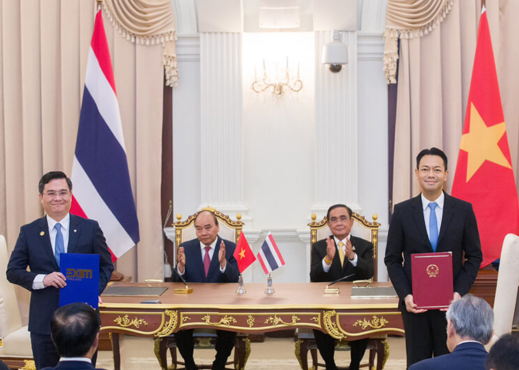 EXIM BANK จับมือเวียดคอมแบงก์ สนับสนุนการค้าการลงทุนไทย-เวียดนาม คาดการณ์เพิ่มมูลค่าการค้าการลงทุนไทย-เวียดนาม 10,000 ลบ. ในปี 2566