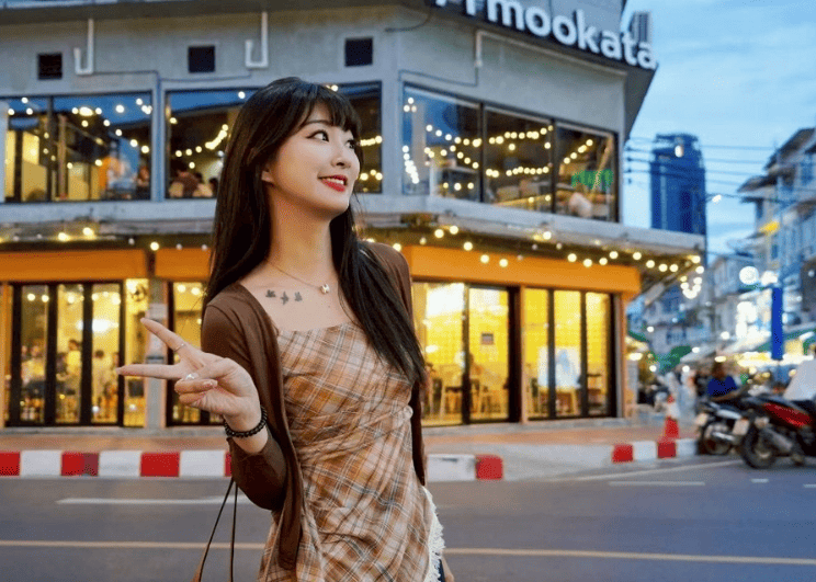 ททท. นำคณะสื่อมวลชนและ KOL ชาวจีนที่เข้าร่วมกิจกรรม ‘สวัสดี หนีห่าว (Sawasdee Nihao)’ จากมณฑลเฉินตูและคุนหมิง บุกตระเวณชิมร้านอาหารย่านบรรทัดทอง โปรโมทร้านอาหาร สนับสนุนผู้ประกอบการท้องถิ่น สร้างกระแสใน Social Media ชวนนักท่องเที่ยวจีนเที่ยวไทย