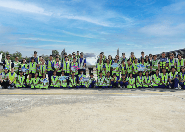 บางกอกแอร์เวย์สผนึกสนามบินสุโขทัย ส่งต่อแรงบันดาลใจอาชีพการบินแก่เด็กๆ  ในกิจกรรม ‘ติดปีกเติมฝัน สร้างสรรค์โอกาสการเรียนรู้’ ปีที่ 3