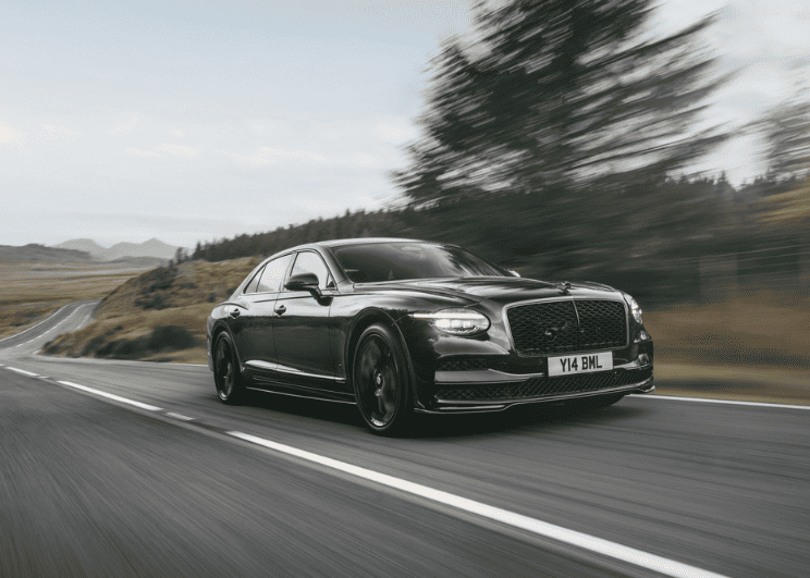 เบนท์ลีย์ มอเตอร์ส เปิดตัว New Flying Spur พร้อมพลิกโฉมยนตรกรรมหรูสู่ซูเปอร์คาร์ 4 ประตูพันธุ์สปอร์ตเจนใหม่