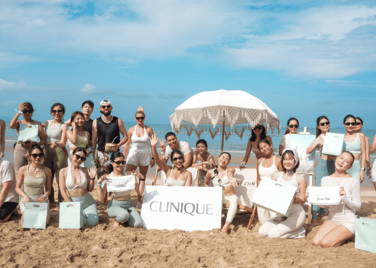 Clinique ยกระดับประสบการณ์สกินแคร์สู่ Wellness Lifestyle ผ่านกิจกรรม “The Ocean Rituals Yoga on The Beach” ผสานการดูแลผิว สุขภาพ และไลฟ์สไตล์เข้าไว้ด้วยกัน